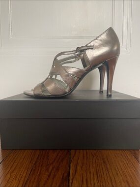 Tahari Dress Pumps